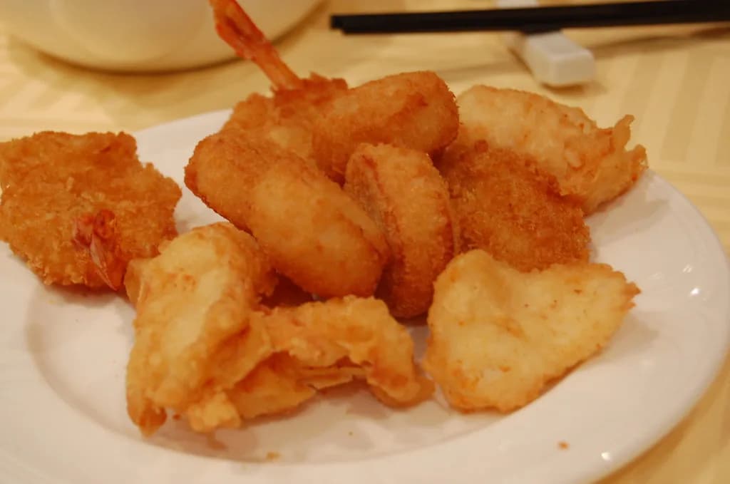 Fried seafood at a buffet (illustrative photo)
