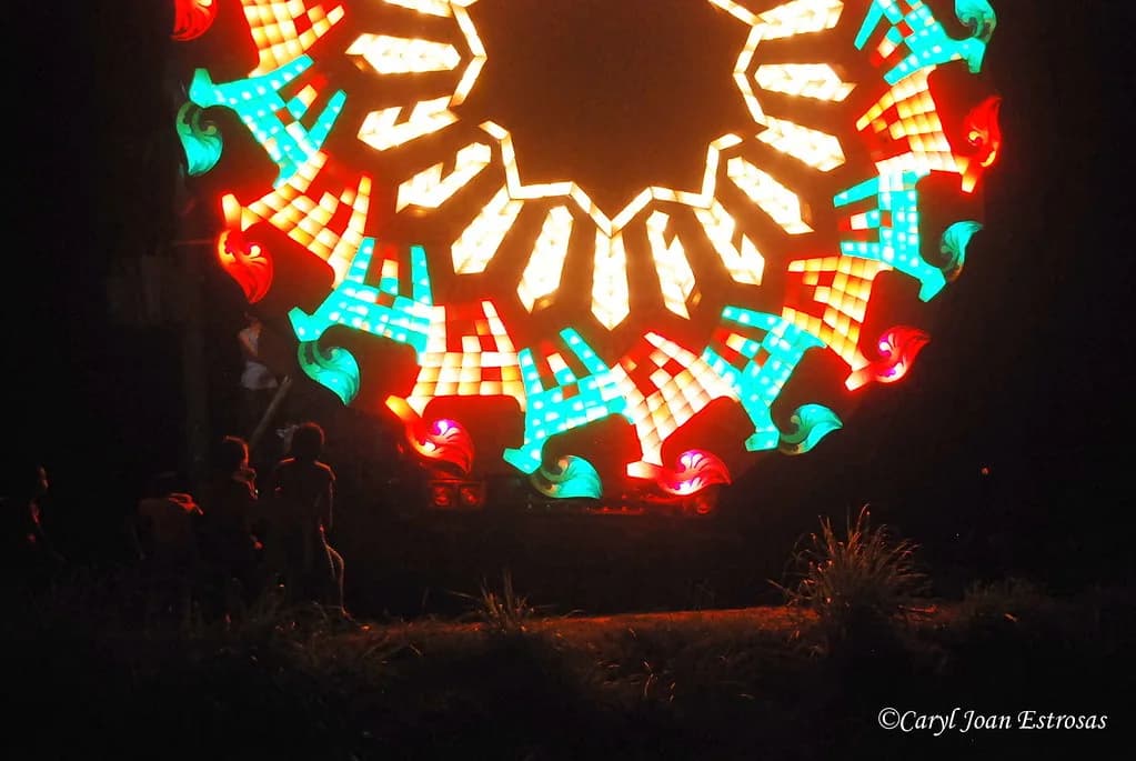 A giant parol lantern glowing at night in Pampanga (illustrative photo)