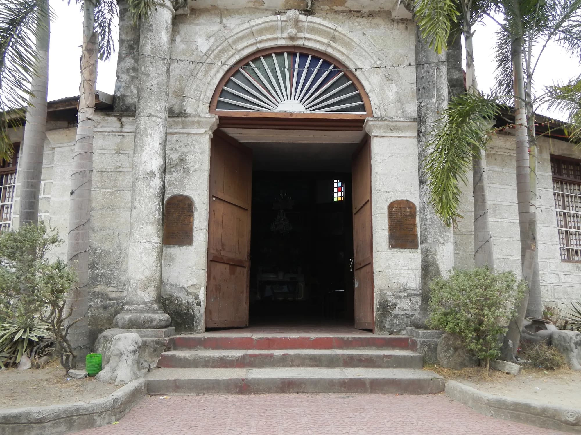 The arched facade of the Pio chapel in Porac